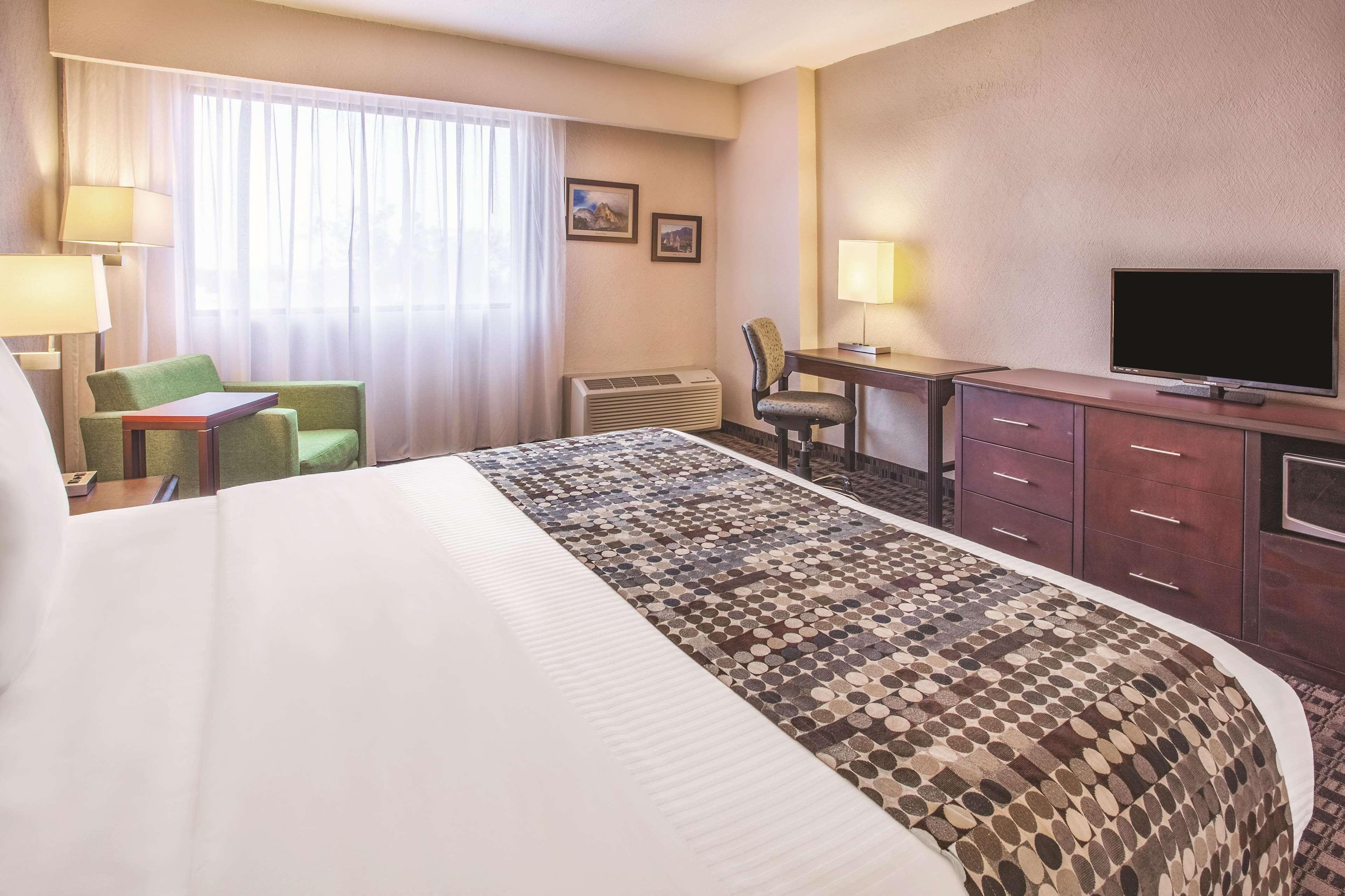 Chn Hotel Monterrey Norte, Trademark Collection By Wyndham Buitenkant foto