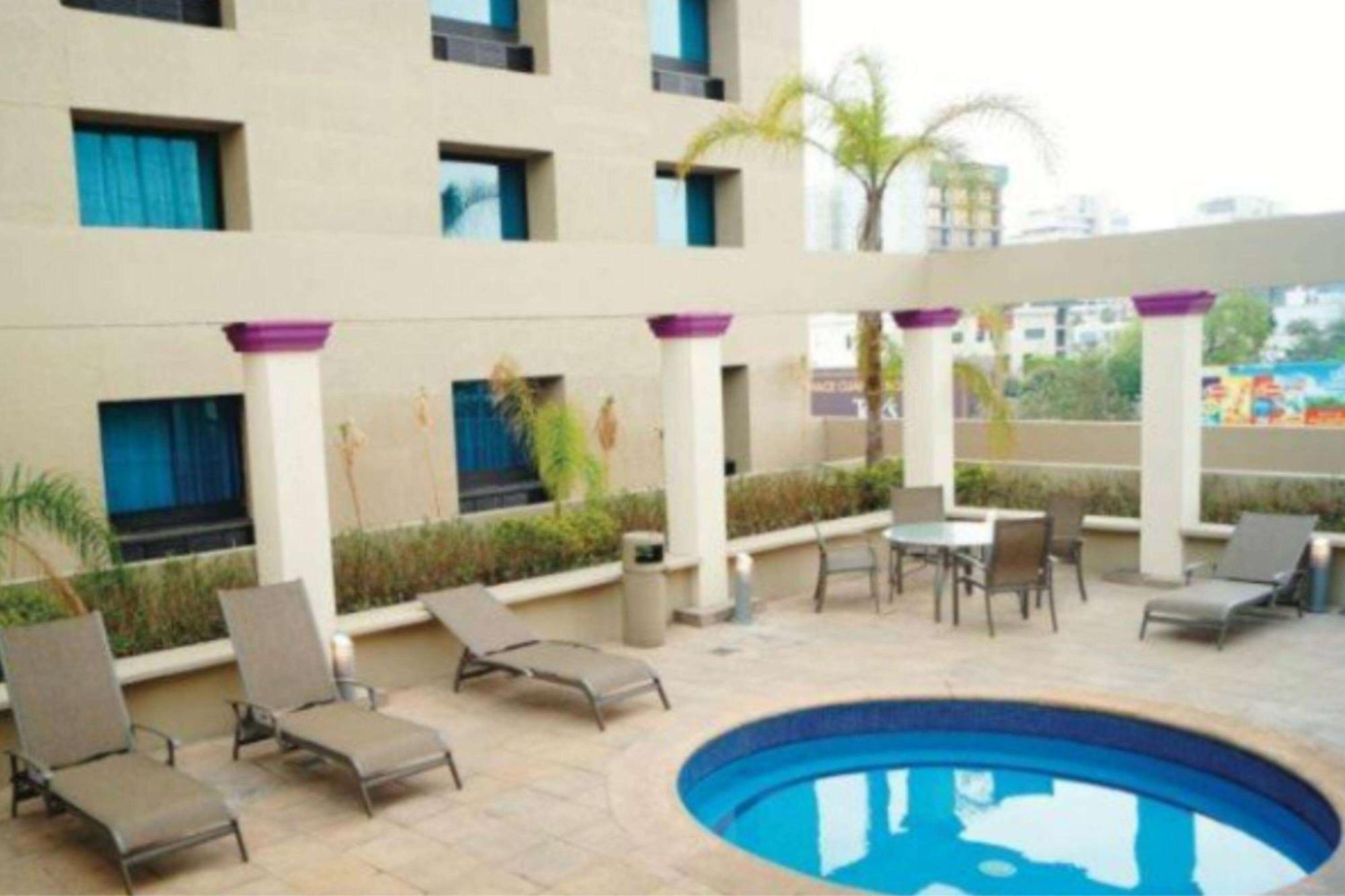 Chn Hotel Monterrey Norte, Trademark Collection By Wyndham Buitenkant foto